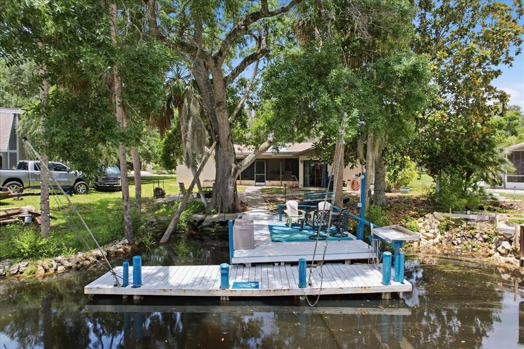 For Sale: $439,000 (3 beds, 3 baths, 1823 Square Feet)