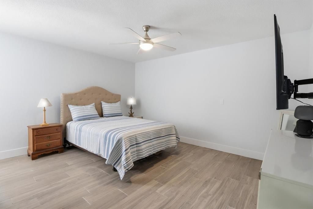For Sale: $439,000 (3 beds, 3 baths, 1823 Square Feet)