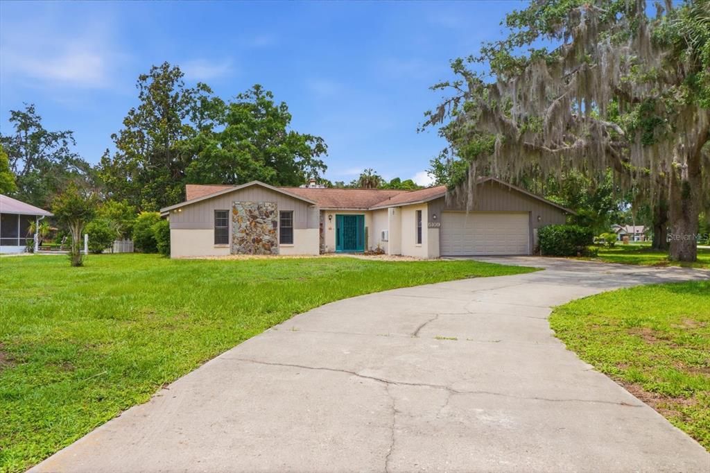 For Sale: $439,000 (3 beds, 3 baths, 1823 Square Feet)