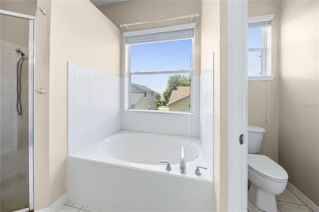 For Sale: $375,000 (3 beds, 2 baths, 2104 Square Feet)