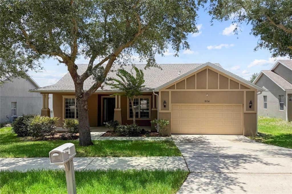 For Sale: $375,000 (3 beds, 2 baths, 2104 Square Feet)