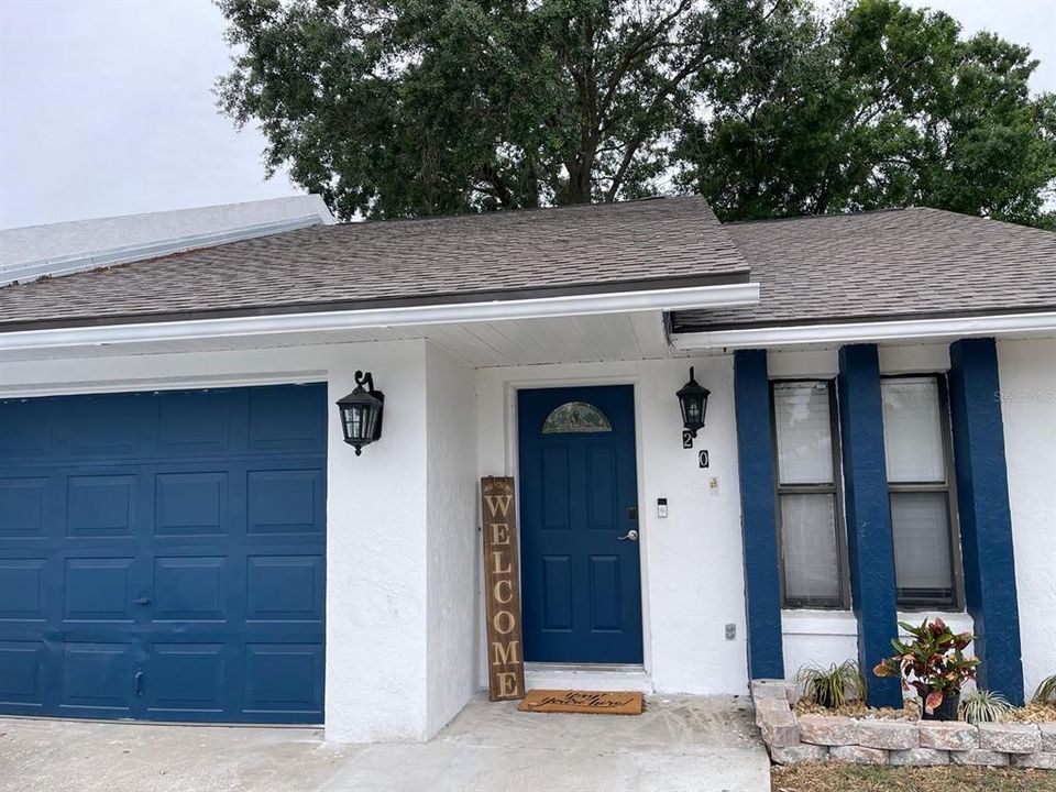 For Rent: $1,650 (2 beds, 2 baths, 899 Square Feet)