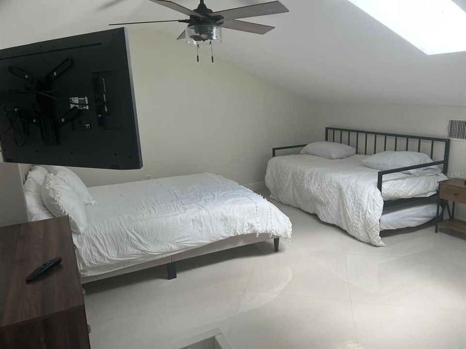 For Rent: $1,650 (2 beds, 2 baths, 899 Square Feet)