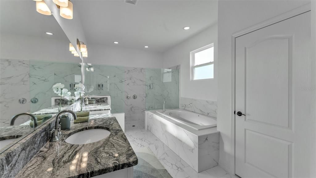 For Sale: $525,000 (4 beds, 3 baths, 2815 Square Feet)