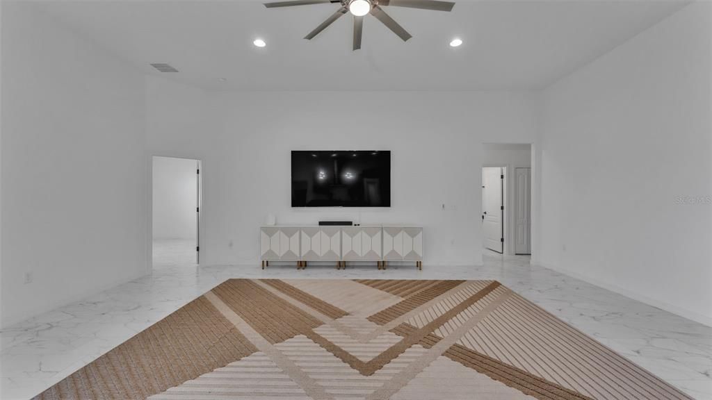 For Sale: $525,000 (4 beds, 3 baths, 2815 Square Feet)