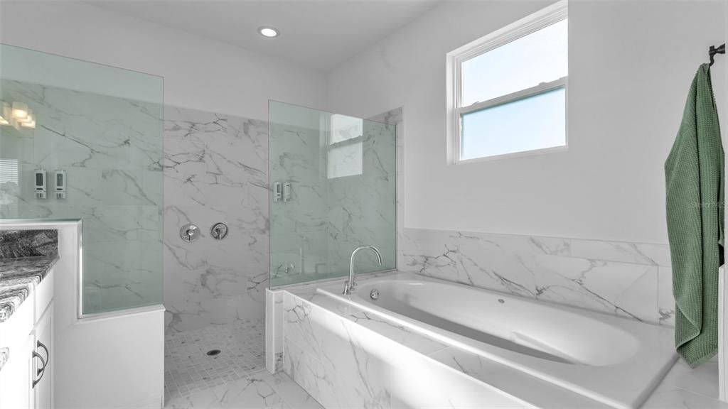 For Sale: $525,000 (4 beds, 3 baths, 2815 Square Feet)