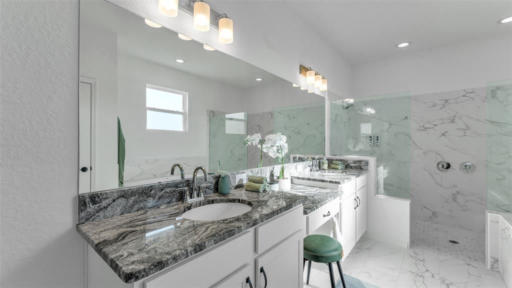 For Sale: $525,000 (4 beds, 3 baths, 2815 Square Feet)