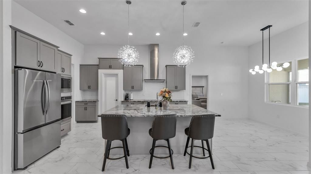 For Sale: $525,000 (4 beds, 3 baths, 2815 Square Feet)