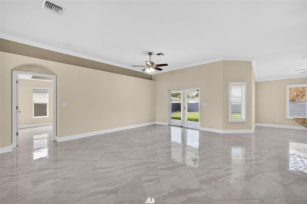 For Sale: $450,000 (3 beds, 2 baths, 1888 Square Feet)