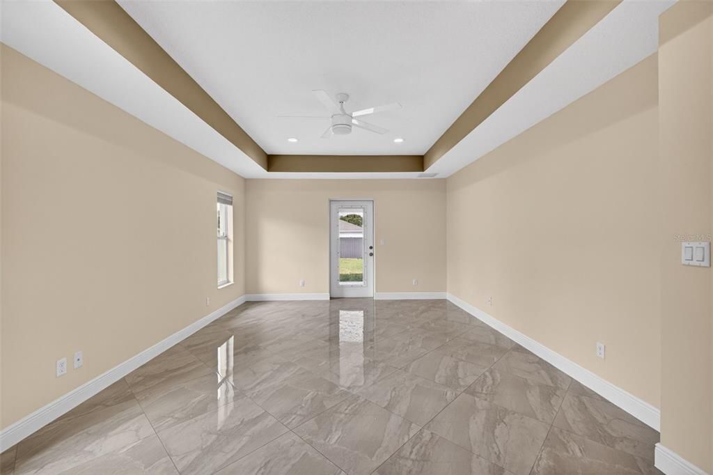 For Sale: $450,000 (3 beds, 2 baths, 1888 Square Feet)