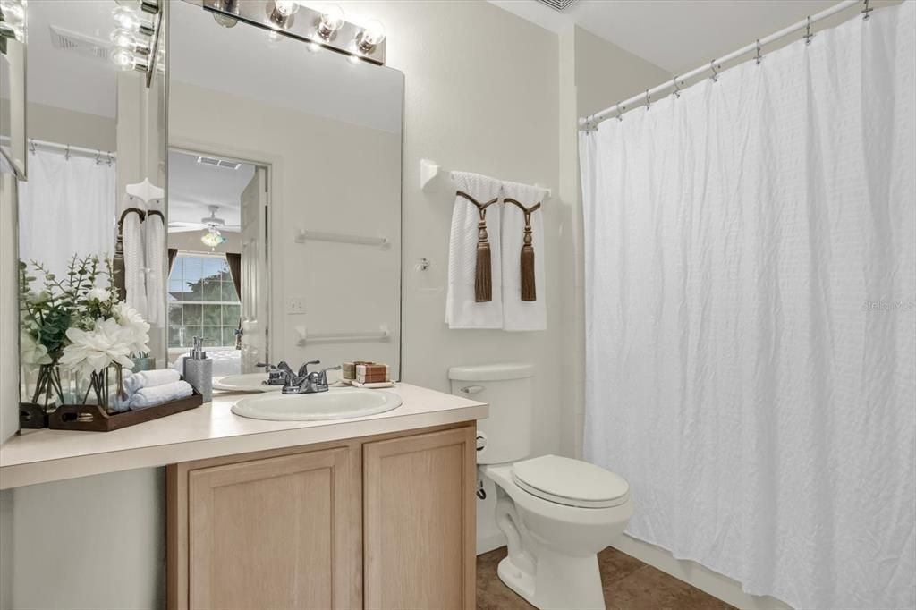For Rent: $1,800 (2 beds, 2 baths, 1045 Square Feet)