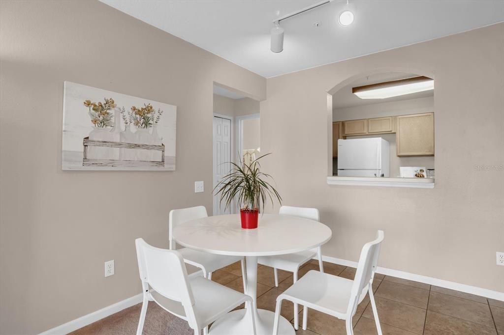For Rent: $1,800 (2 beds, 2 baths, 1045 Square Feet)