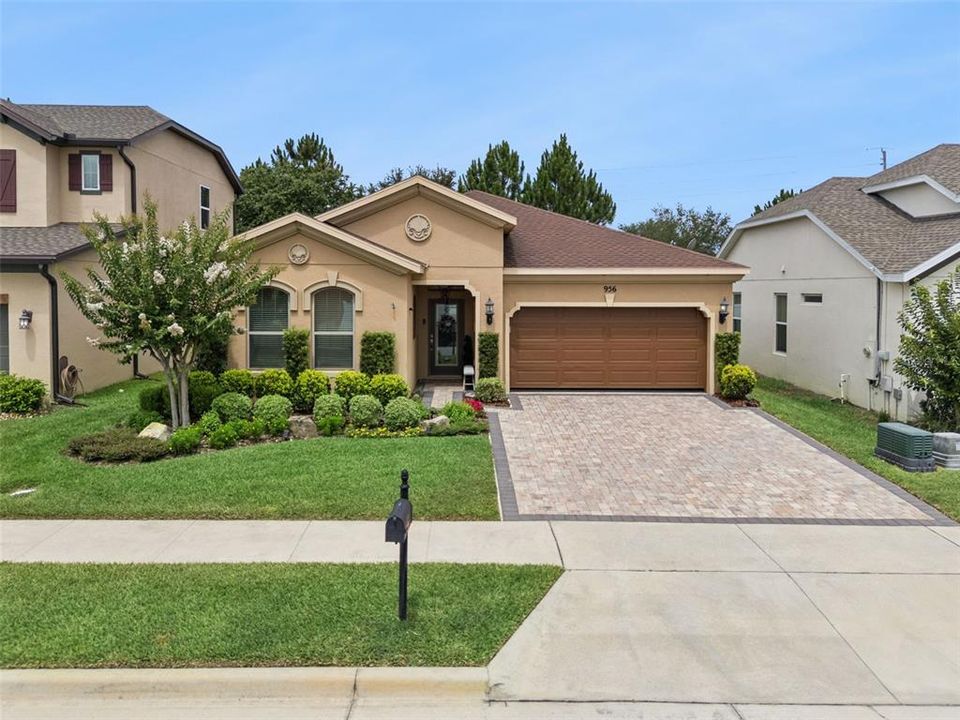 For Sale: $473,000 (3 beds, 2 baths, 1941 Square Feet)
