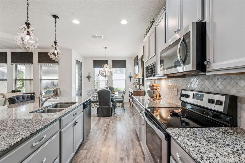 For Sale: $473,000 (3 beds, 2 baths, 1941 Square Feet)