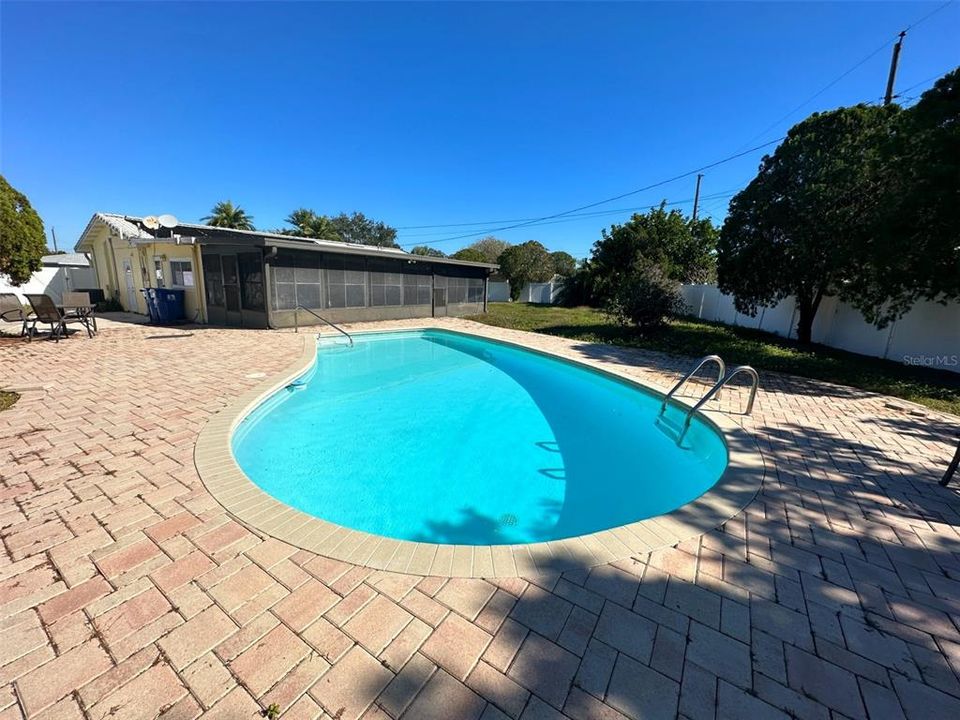 For Rent: $3,300 (3 beds, 2 baths, 1782 Square Feet)