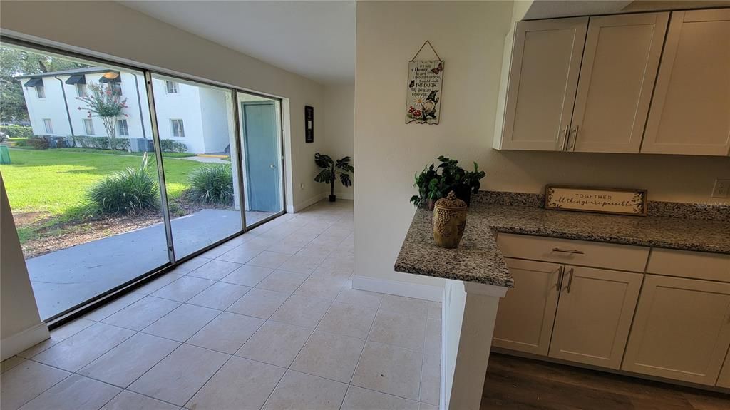 For Rent: $2,095 (3 beds, 2 baths, 1426 Square Feet)