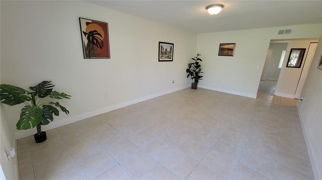For Rent: $2,095 (3 beds, 2 baths, 1426 Square Feet)