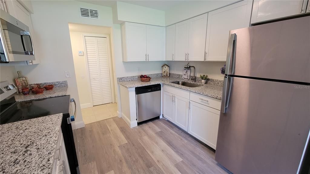 For Rent: $2,095 (3 beds, 2 baths, 1426 Square Feet)