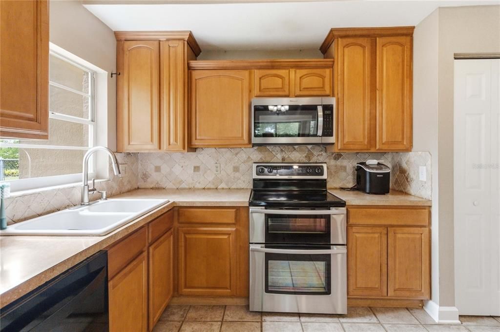 En Venta: $348,000 (3 camas, 2 baños, 1408 Pies cuadrados)
