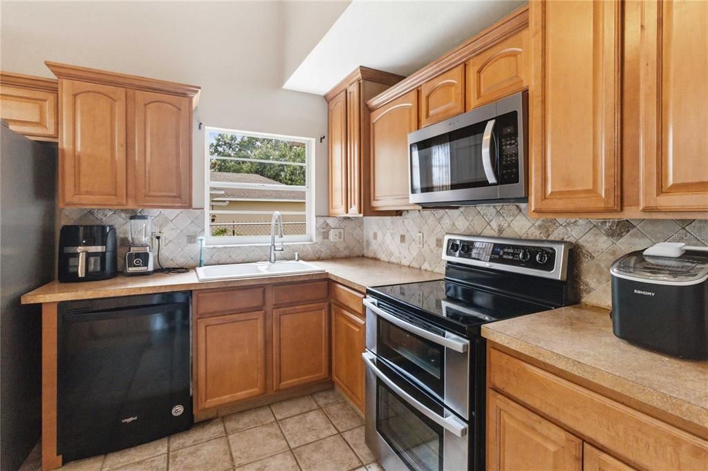 En Venta: $348,000 (3 camas, 2 baños, 1408 Pies cuadrados)