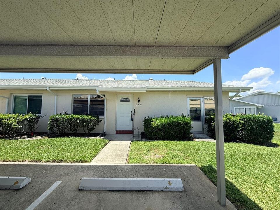 For Sale: $129,900 (2 beds, 2 baths, 984 Square Feet)