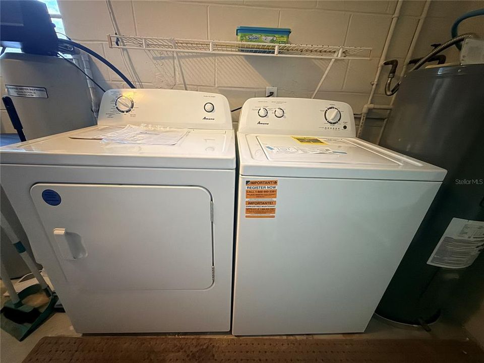 For Sale: $129,900 (2 beds, 2 baths, 984 Square Feet)