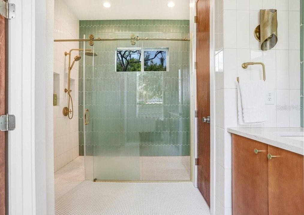 For Rent: $6,995 (4 beds, 3 baths, 2328 Square Feet)