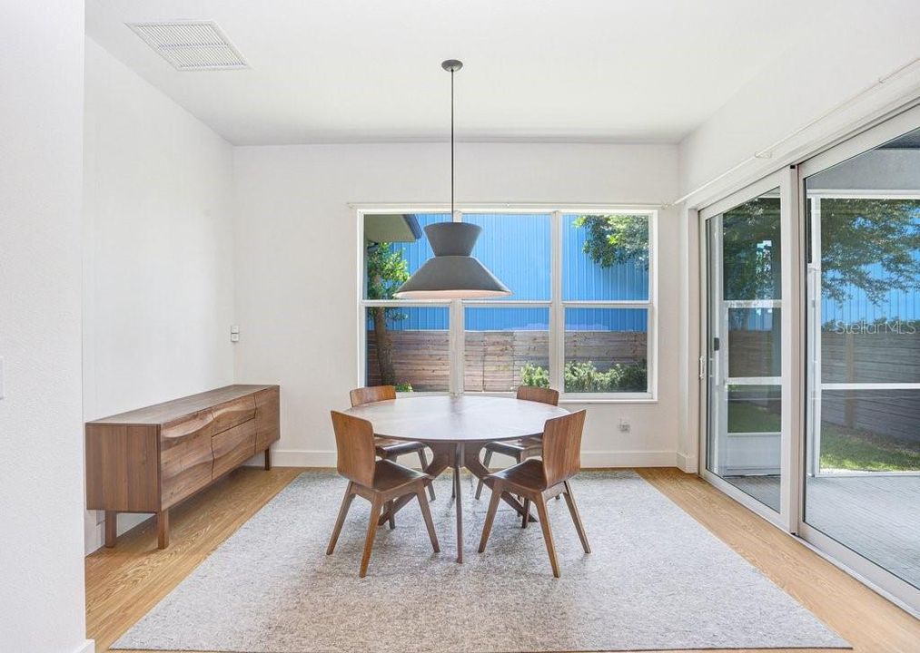 For Rent: $6,995 (4 beds, 3 baths, 2328 Square Feet)