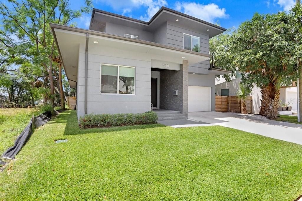 For Rent: $6,995 (4 beds, 3 baths, 2328 Square Feet)