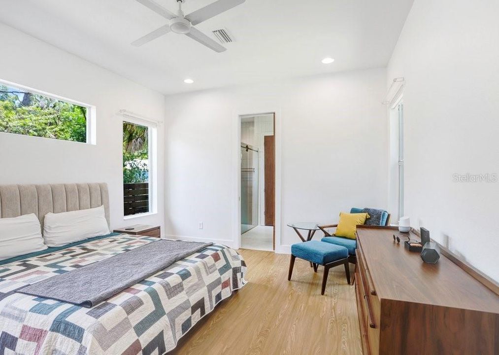 For Rent: $6,995 (4 beds, 3 baths, 2328 Square Feet)