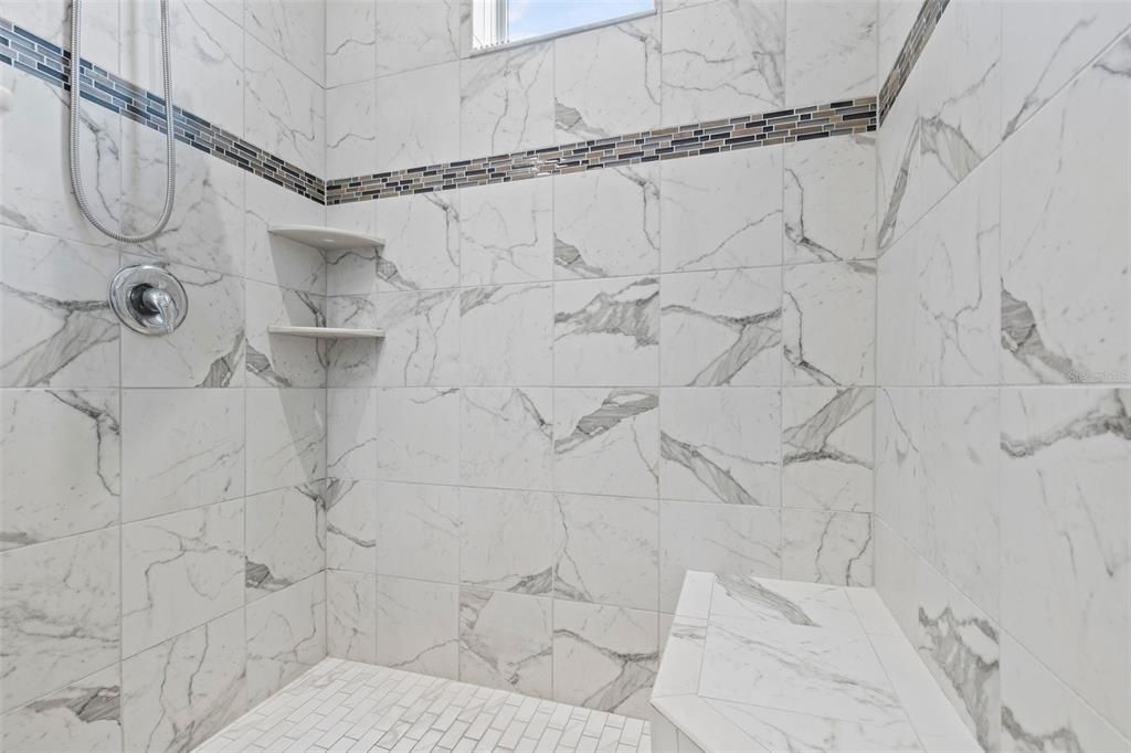 En Venta: $599,000 (3 camas, 2 baños, 2233 Pies cuadrados)