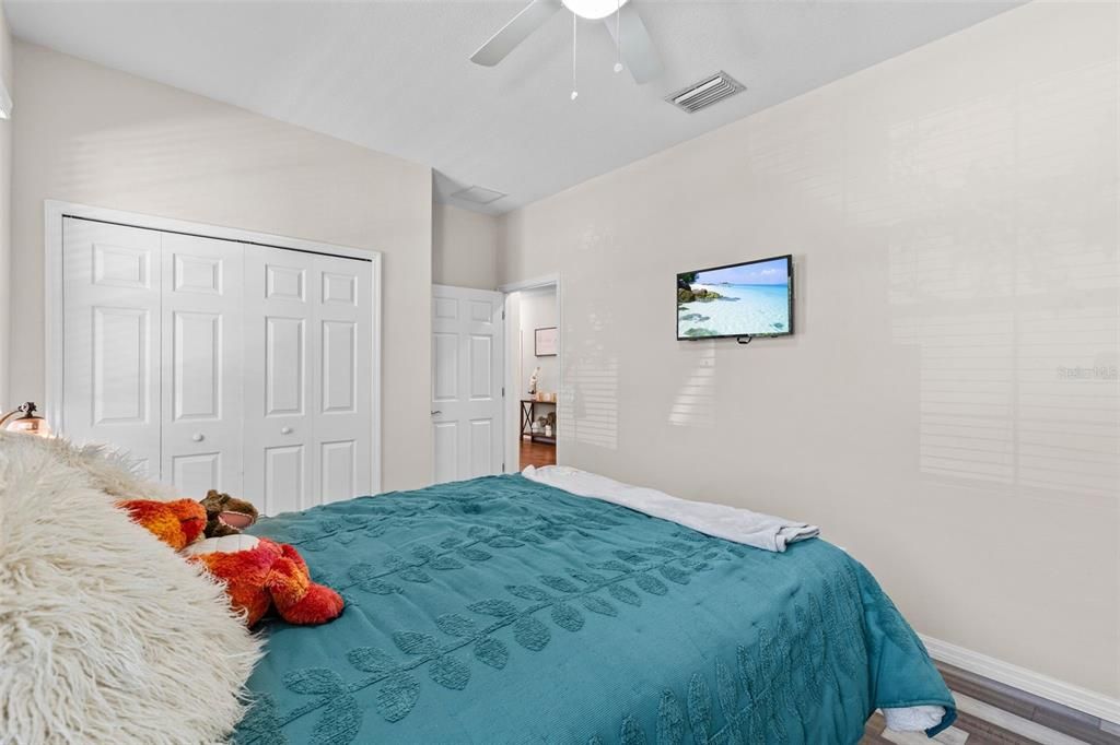 En Venta: $599,000 (3 camas, 2 baños, 2233 Pies cuadrados)