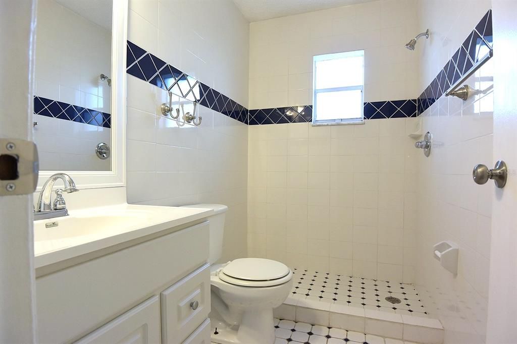 En Venta: $299,900 (3 camas, 2 baños, 1483 Pies cuadrados)
