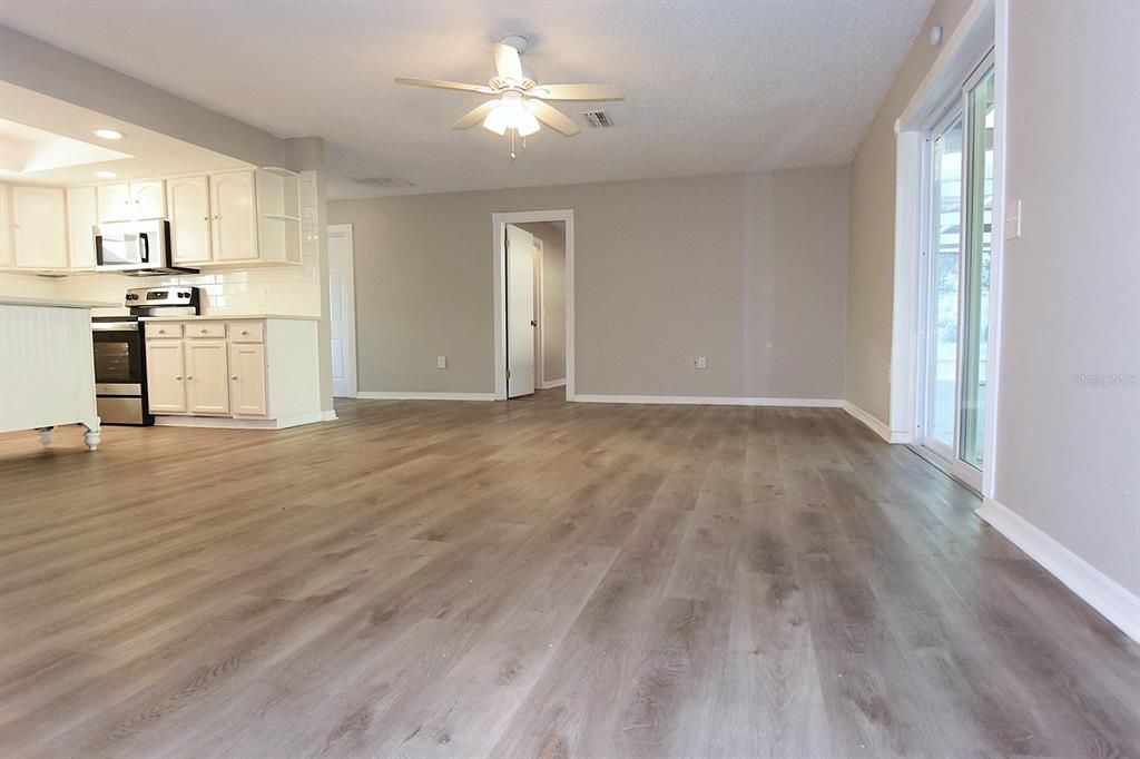 En Venta: $299,900 (3 camas, 2 baños, 1483 Pies cuadrados)
