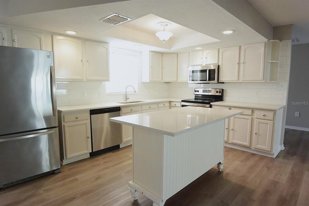 En Venta: $299,900 (3 camas, 2 baños, 1483 Pies cuadrados)