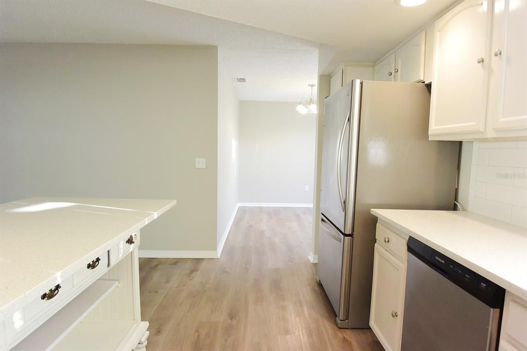 En Venta: $299,900 (3 camas, 2 baños, 1483 Pies cuadrados)