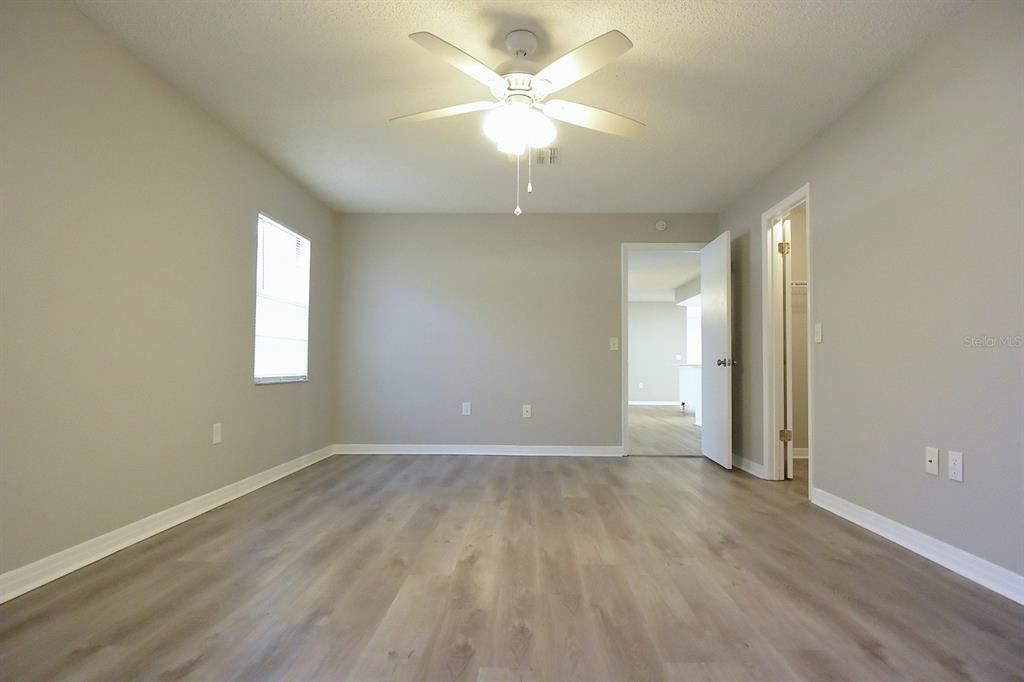 En Venta: $299,900 (3 camas, 2 baños, 1483 Pies cuadrados)