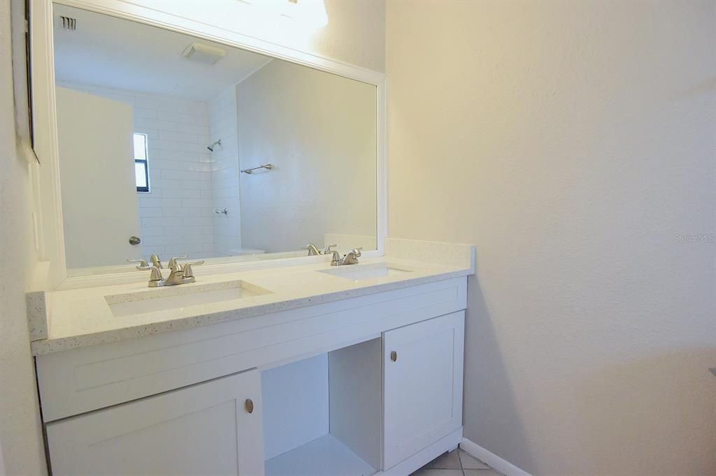 En Venta: $299,900 (3 camas, 2 baños, 1483 Pies cuadrados)