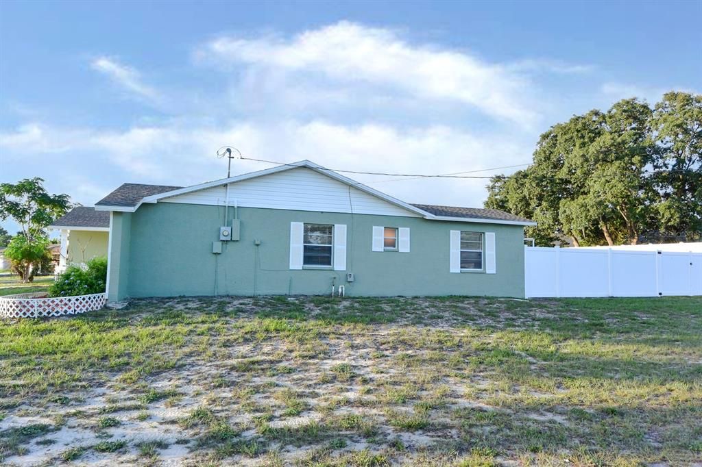 En Venta: $299,900 (3 camas, 2 baños, 1483 Pies cuadrados)