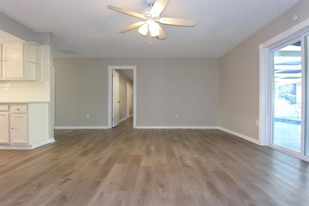 En Venta: $299,900 (3 camas, 2 baños, 1483 Pies cuadrados)