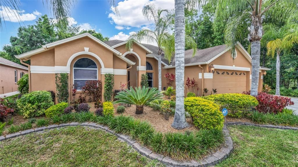 For Rent: $3,895 (4 beds, 3 baths, 2374 Square Feet)