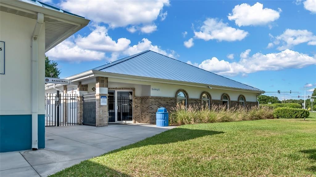 For Rent: $3,895 (4 beds, 3 baths, 2374 Square Feet)