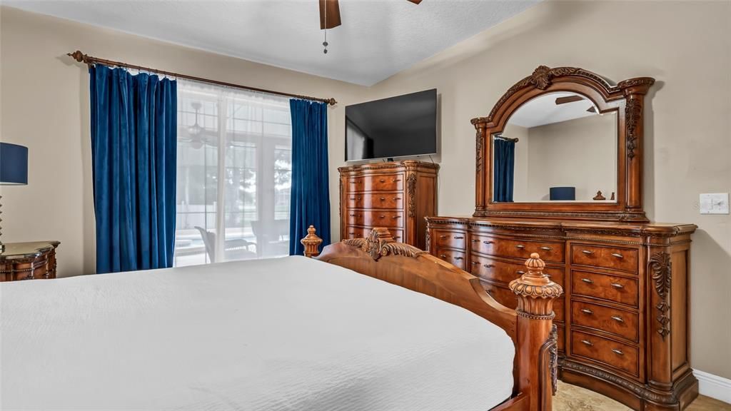 For Rent: $3,895 (4 beds, 3 baths, 2374 Square Feet)