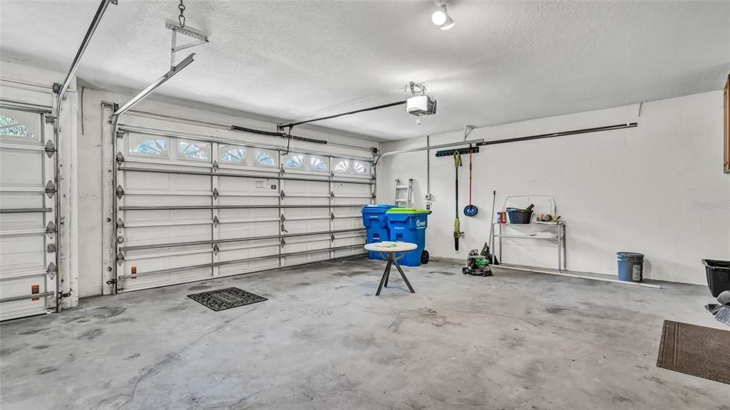 For Rent: $3,895 (4 beds, 3 baths, 2374 Square Feet)