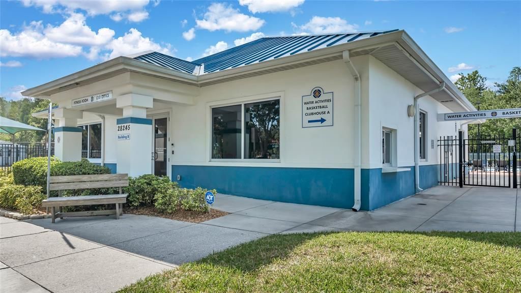 For Rent: $3,895 (4 beds, 3 baths, 2374 Square Feet)