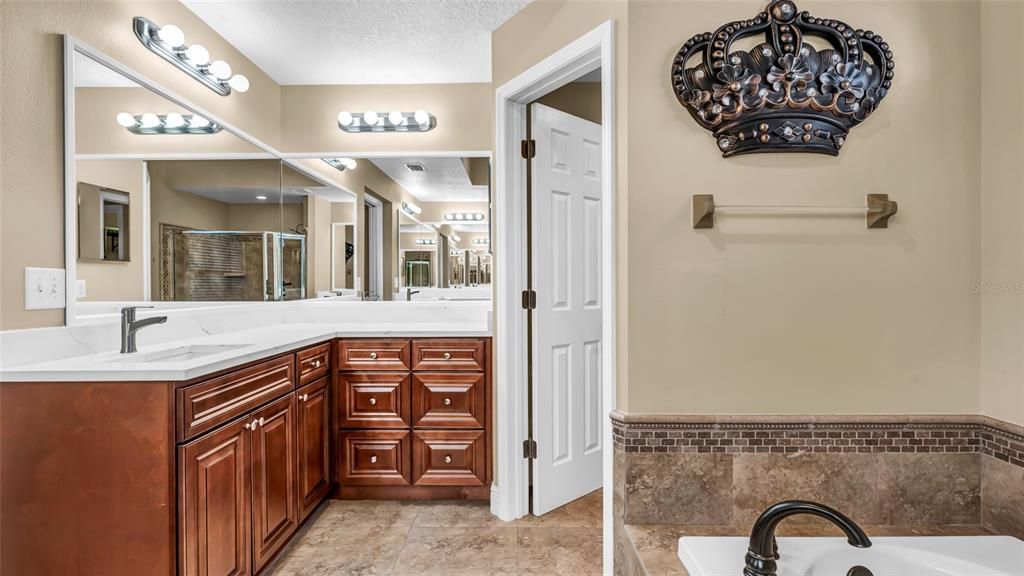 For Rent: $3,895 (4 beds, 3 baths, 2374 Square Feet)