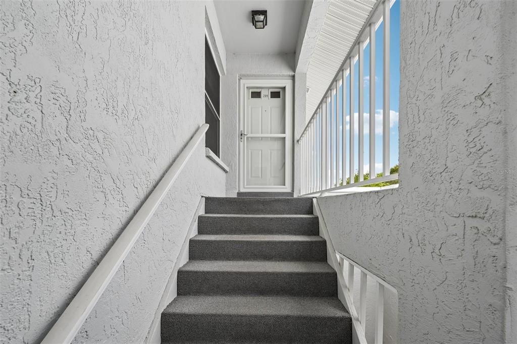 For Sale: $269,000 (2 beds, 2 baths, 1046 Square Feet)