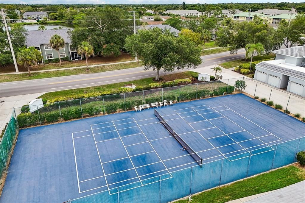 For Sale: $269,000 (2 beds, 2 baths, 1046 Square Feet)
