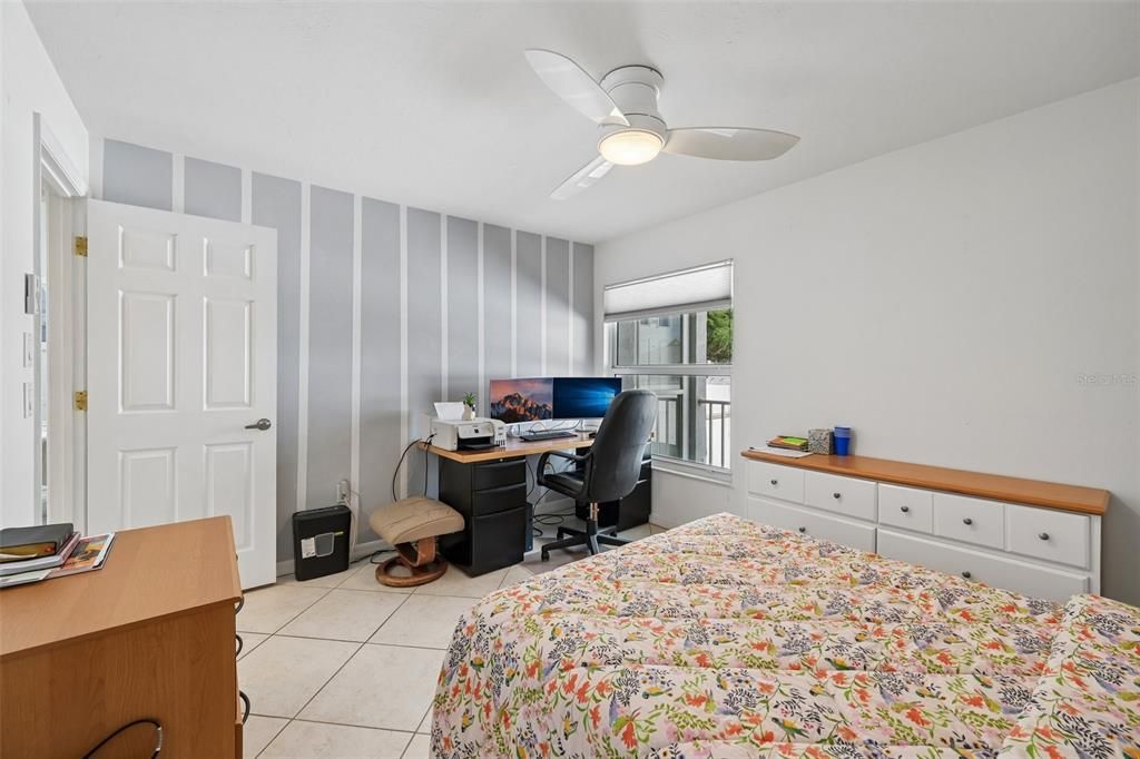 For Sale: $269,000 (2 beds, 2 baths, 1046 Square Feet)