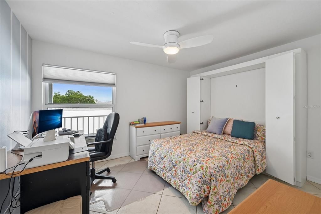 For Sale: $269,000 (2 beds, 2 baths, 1046 Square Feet)